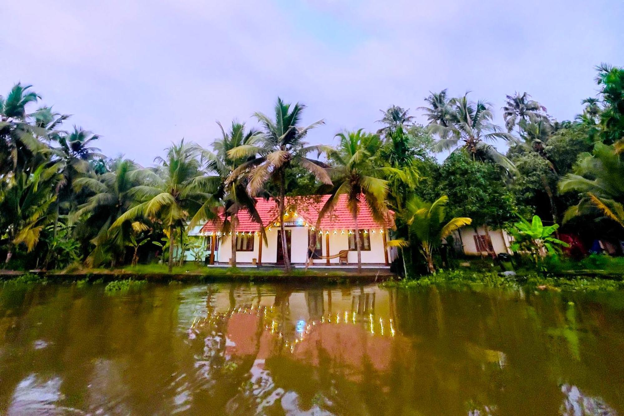 Appartamento Tulsi Kayal Retreat Champakulam Esterno foto