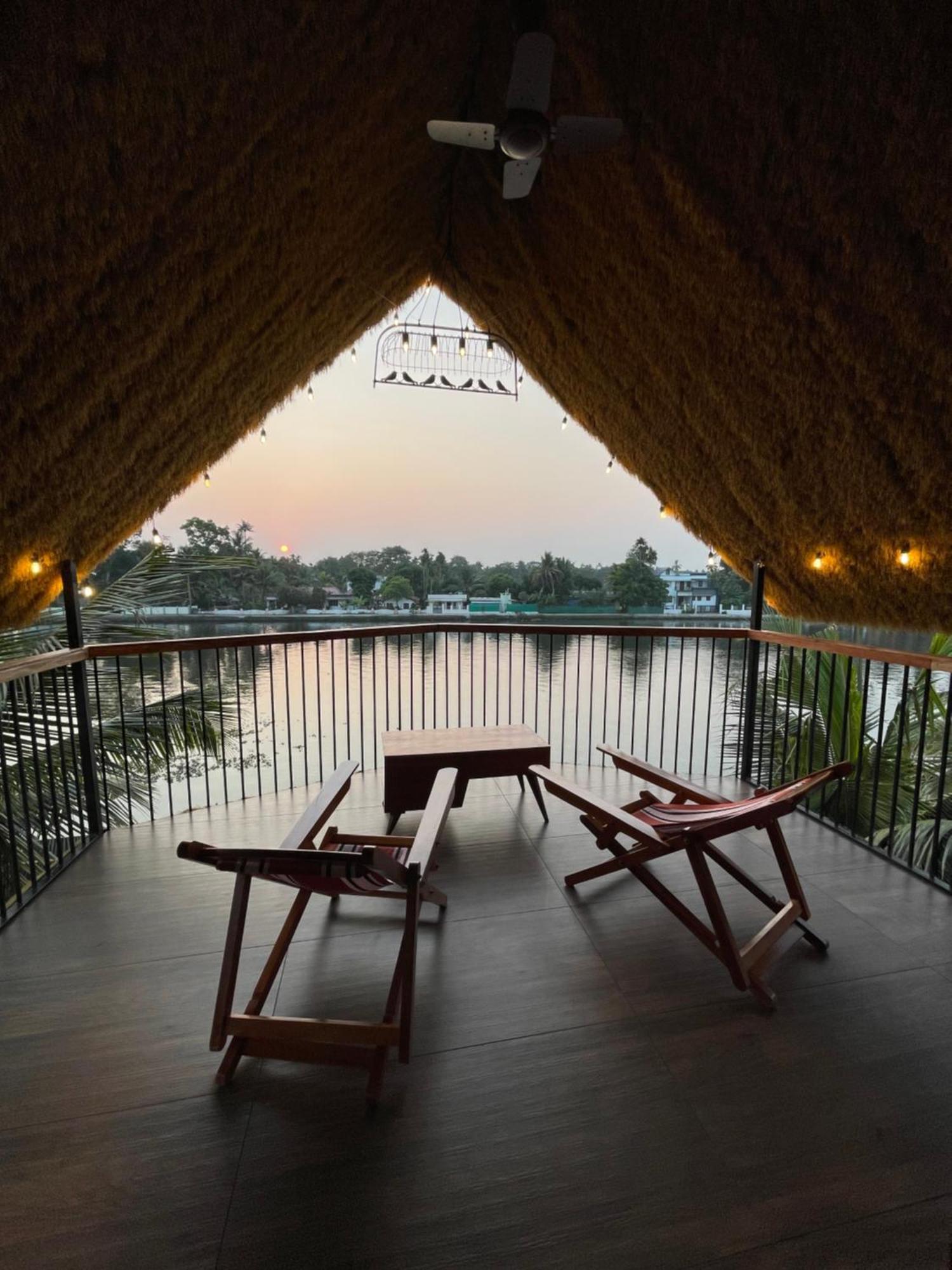 Appartamento Tulsi Kayal Retreat Champakulam Esterno foto
