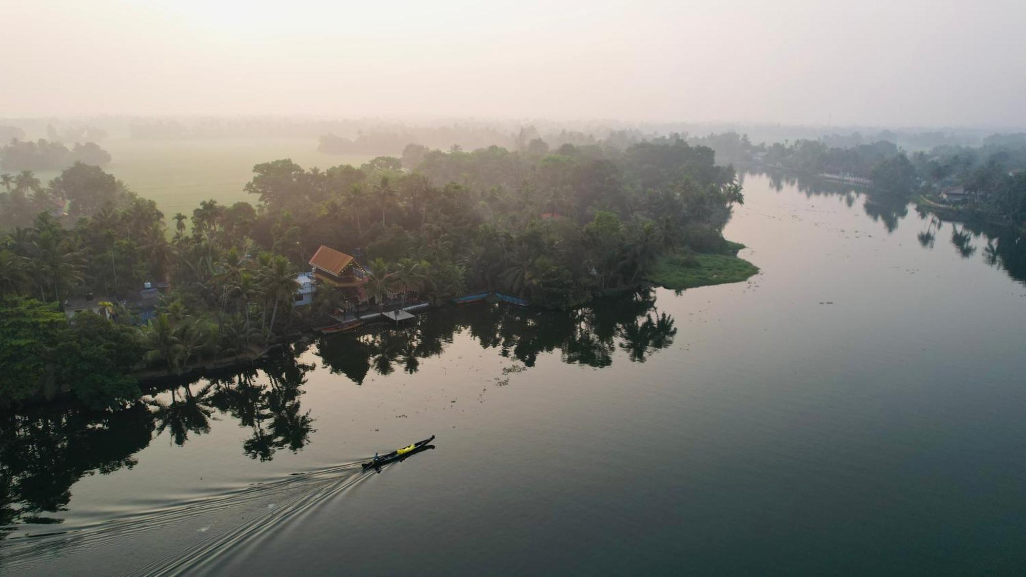 Appartamento Tulsi Kayal Retreat Champakulam Esterno foto