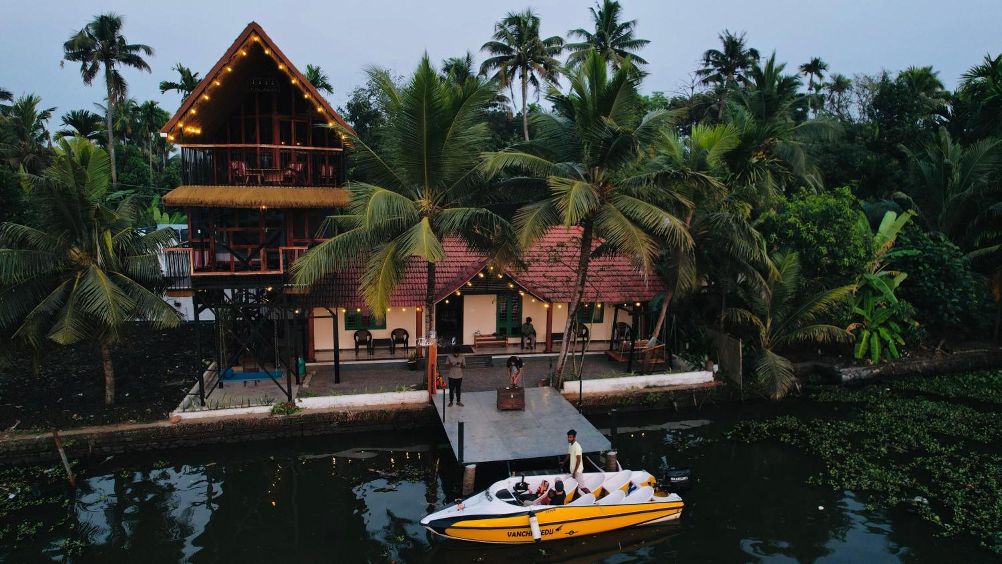 Appartamento Tulsi Kayal Retreat Champakulam Esterno foto