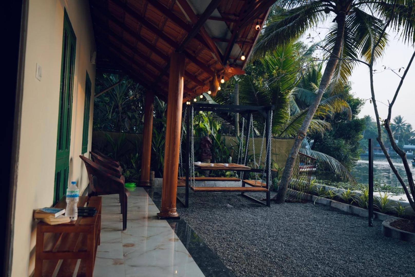 Appartamento Tulsi Kayal Retreat Champakulam Esterno foto