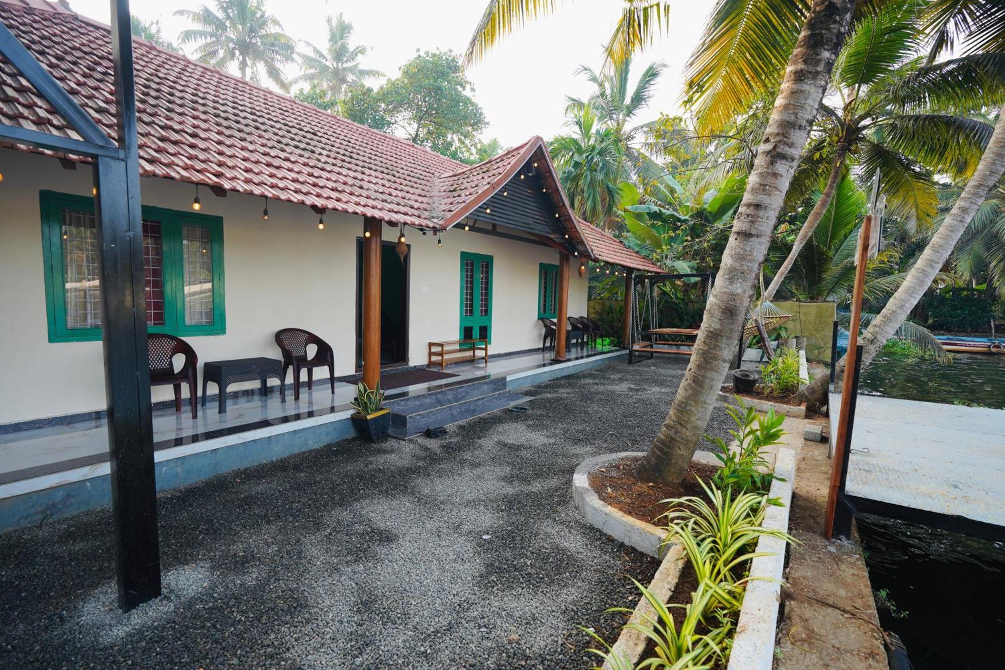 Appartamento Tulsi Kayal Retreat Champakulam Esterno foto