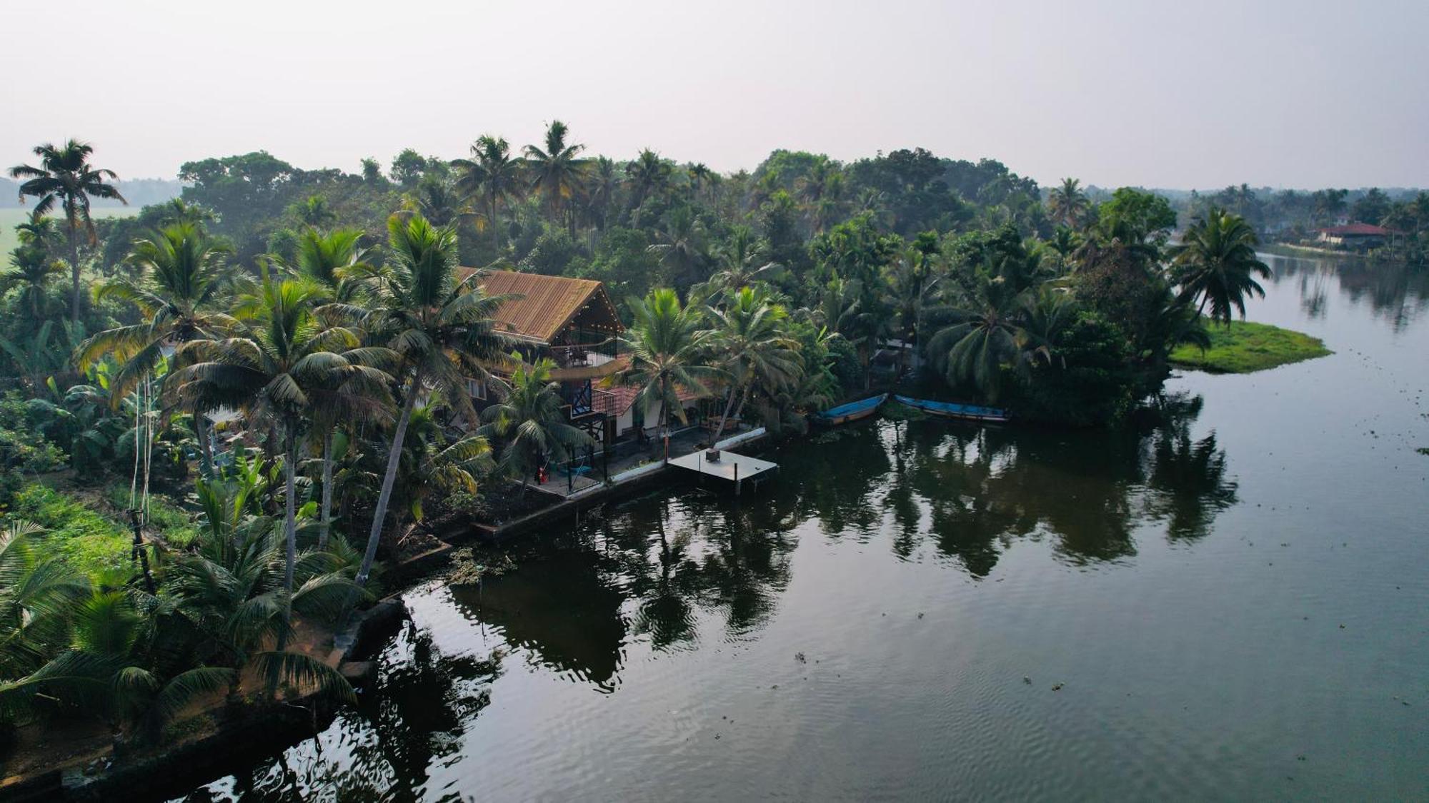 Appartamento Tulsi Kayal Retreat Champakulam Esterno foto