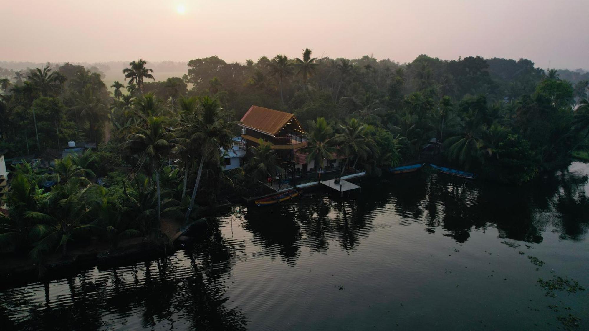 Appartamento Tulsi Kayal Retreat Champakulam Esterno foto