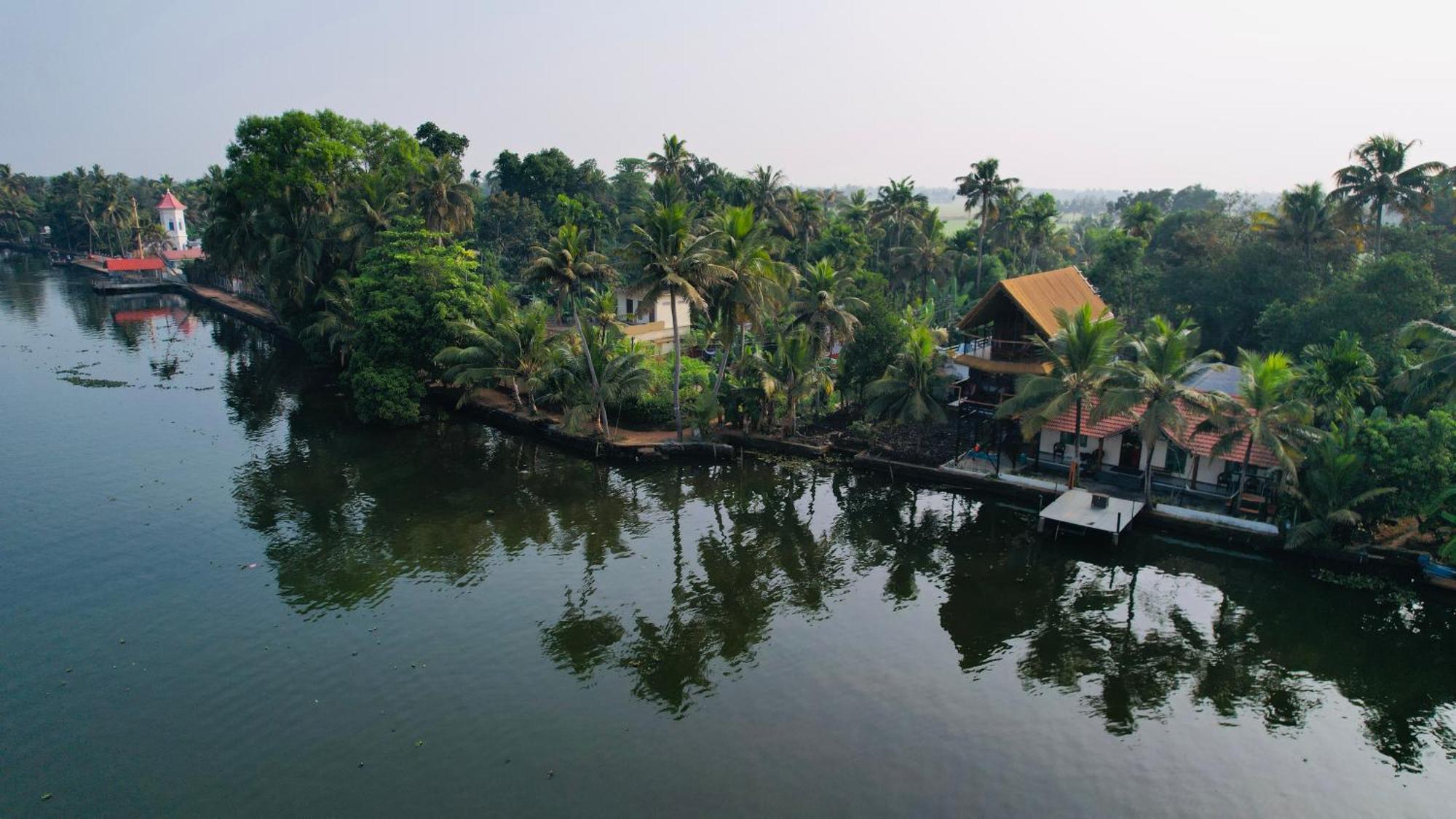 Appartamento Tulsi Kayal Retreat Champakulam Esterno foto