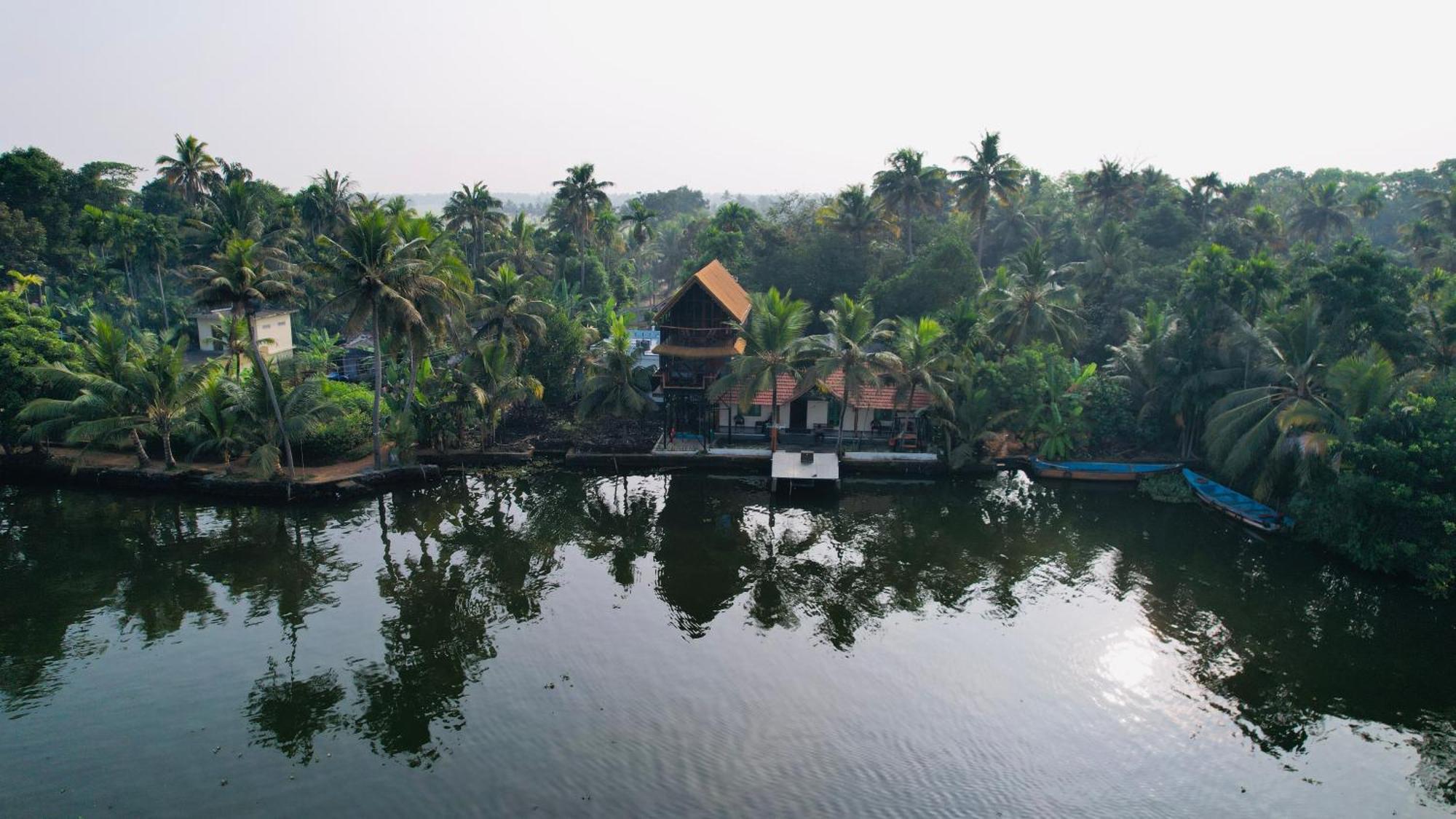 Appartamento Tulsi Kayal Retreat Champakulam Esterno foto