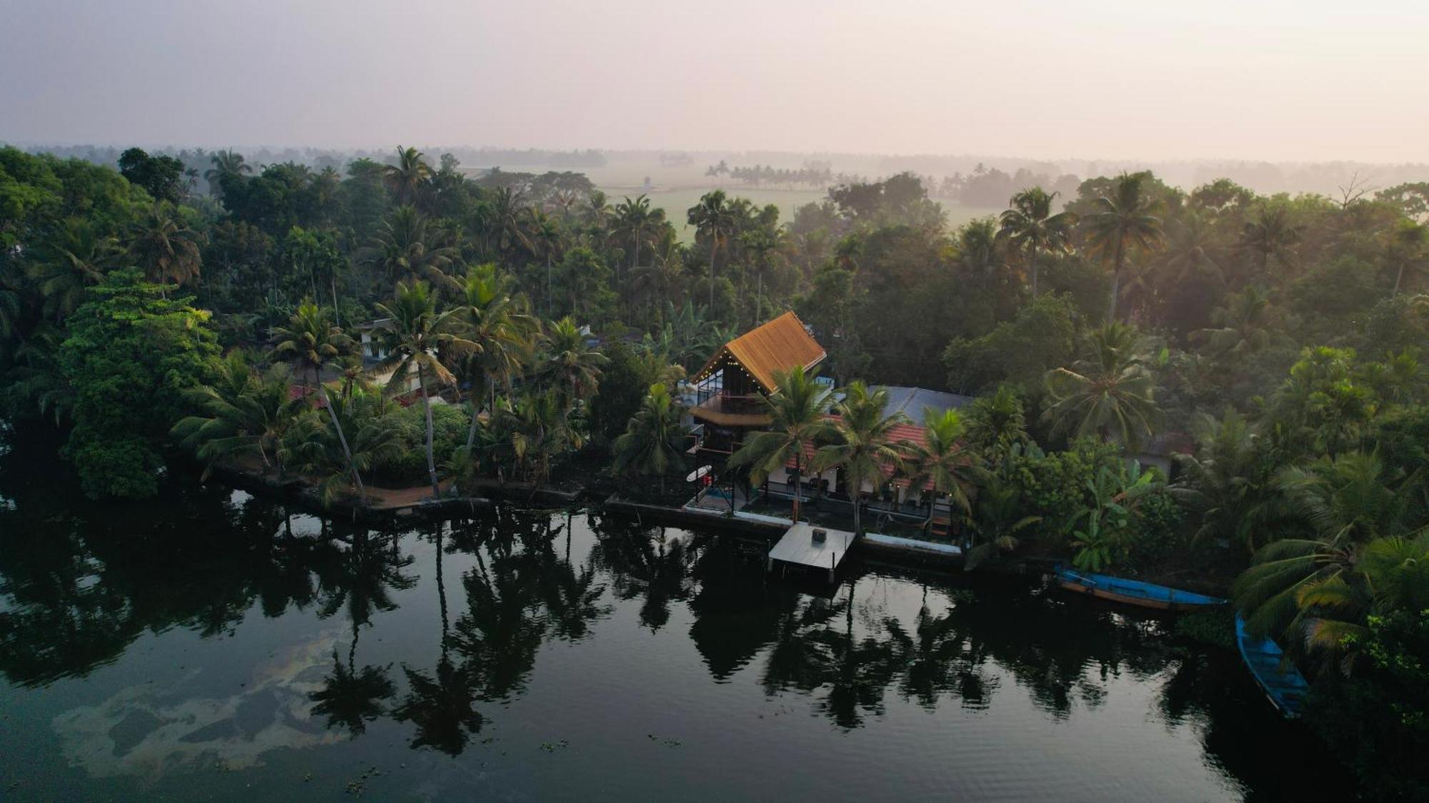 Appartamento Tulsi Kayal Retreat Champakulam Esterno foto